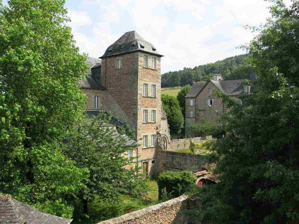 La Tour Hotell Aubazines Eksteriør bilde