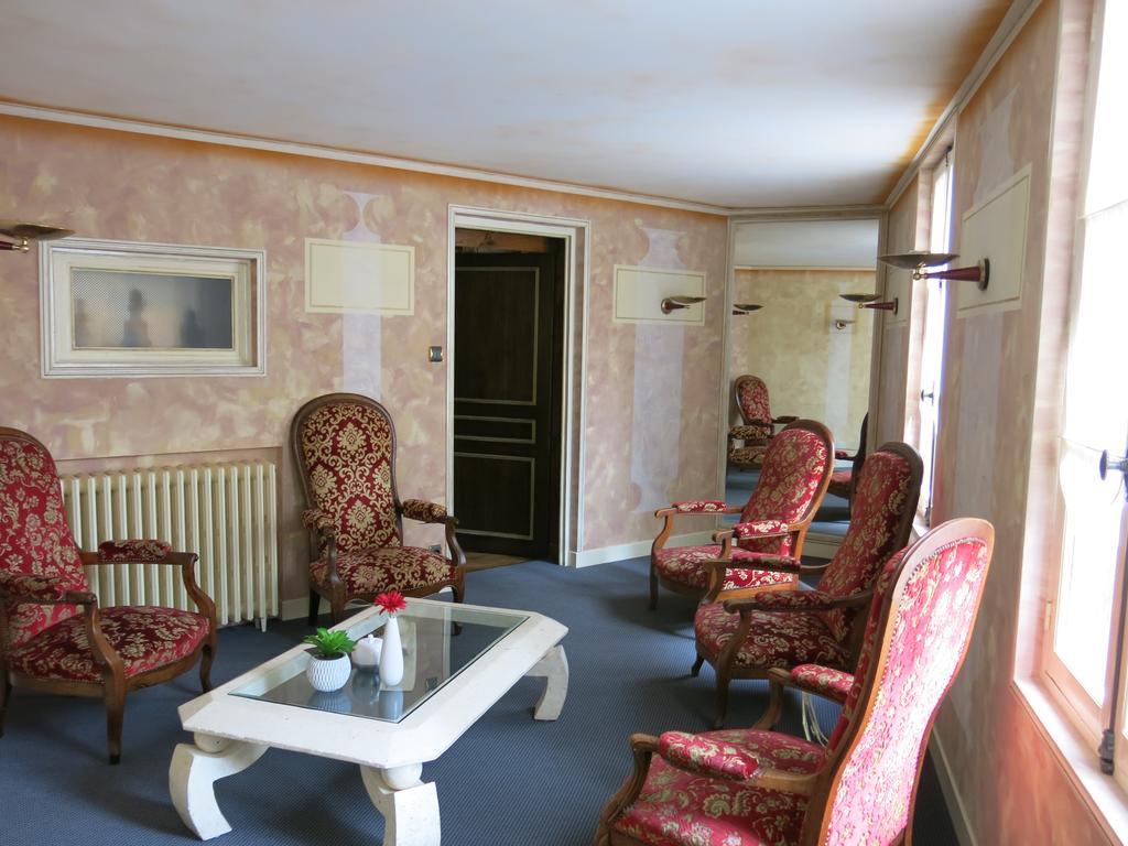 La Tour Hotell Aubazines Eksteriør bilde